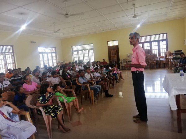 An entertainment program and uniform distribution program to school children in Homagama (2023-10-13)